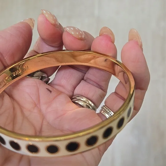 Kate Spade New York "In the Spotlight" Black/Cream/Gold Enamel Bangle Bracelet - Picture 6 of 8